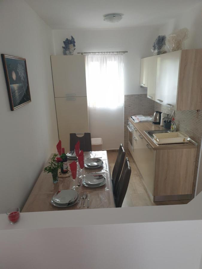 Apartment Luna Malinska Exteriör bild